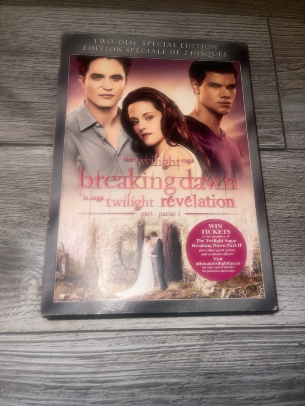 Twilight Saga: Breaking Dawn - Part 1 (Two-Disc Special Edition) - Pink Cover